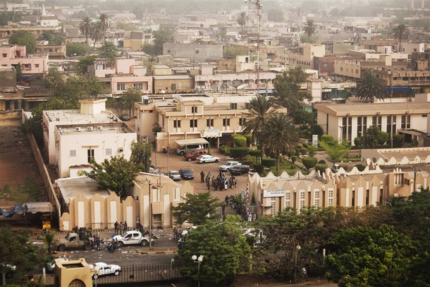 pb-120322-mali-coup3