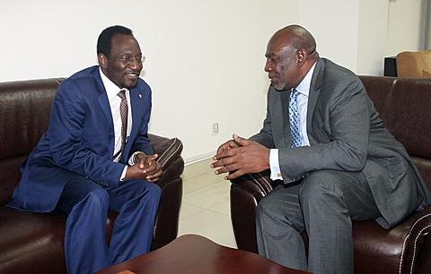 Traore_PM_Meeting_Mali_480_18apr12