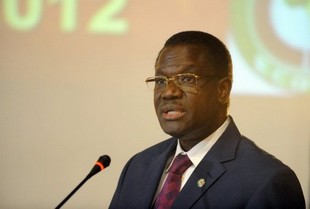 Le président de la Commission de la Cédéao, Kadré Désiré Ouedraogo, le 9 novembre 2012 à Abuja  © AFP