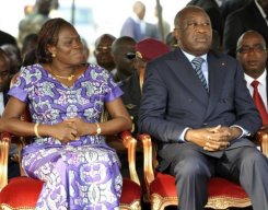 L'ex-président ivoirien Laurent Gbagbo et son épouse Simone, le 4 février 2011 à Abidjan © AFP