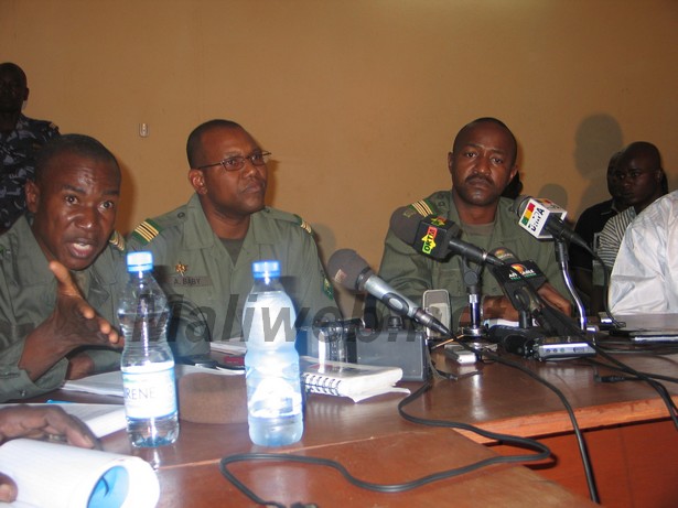 Abdrahamane Baby (au centre) lors de la conférence de presse (photo archives)