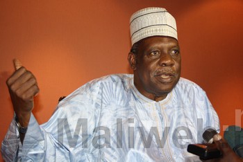 Issa Hayatou, président de la Caf