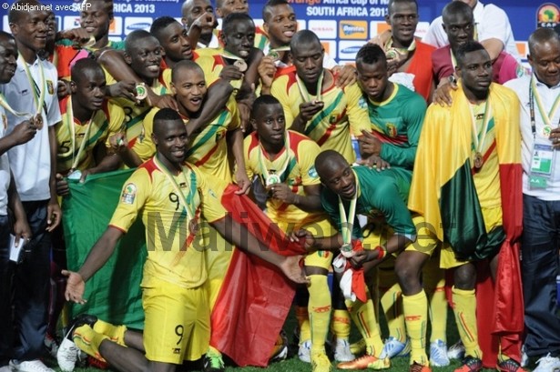 Aigles du Mali après réception de la médaille de bronze