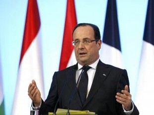 Le président français, François Hollande, évoque l’opération française au Mali, à Varsovie (Pologne), le 6 mars 2013. REUTERS/Kacper Pempel