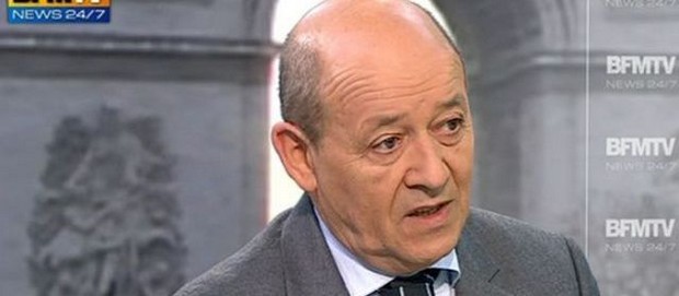 Refusant de donner des précisions sur le sort des otages, le ministre de la Défense, Jean-Yves Le Drian a toutefois réaffirmé ce mardi que «tout laisse à penser que les otages sont en vie». Le ministre aurait par ailleurs des «informations» sur la localisation de ces otages. | Capture d'écran BFMTV