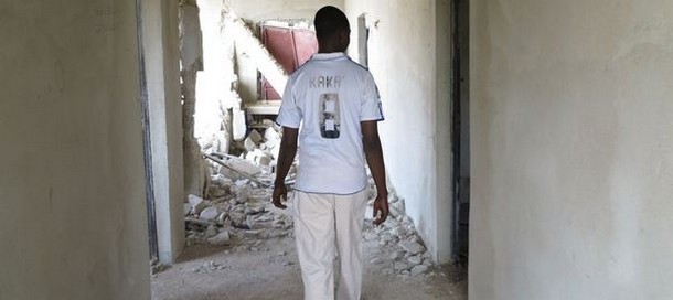 A Gao, au Mali, le jeune Mohammed revient dans les locaux où logeaient les chefs du camp d'entraînement du Mujao, auxquels les recrues n'avaient jamais accès. L'Express/Dorothée Thiénot