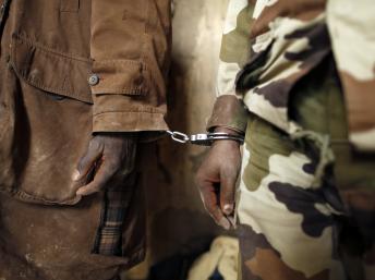 Fin février, cinq soldats maliens en poste à Tombouctou avaient été rappelés à Bamako, soupçonnés d’avoir participé à des exactions et à des enlèvements. REUTERS/Benoit Tessier