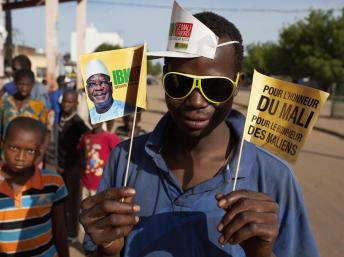 Un partisan du candidat à l'élection présidentielle Ibrahim Boubacar Keita au Mali, le 13 juillet 2013. REUTERS