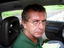 Le Français Philippe Verdon, dont l'enlèvement en novembre 2011 avait été revendiqué par Aqmi, le 6 janvier 2004 à Moroni © AFP