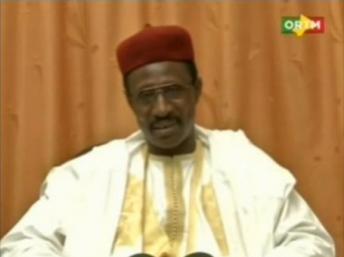 Oumar Bouri Touré, le candidat du GAD, dans la vidéo délivrant son message de campagne. Youtube