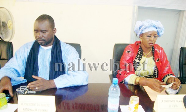 Le président de UJMMA et la directrice de l'Apej