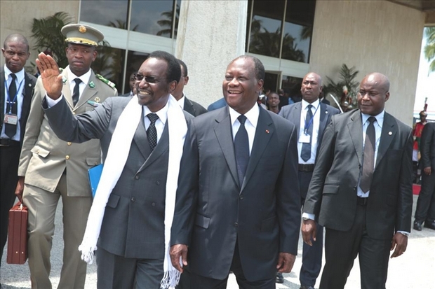 Mardi 3 septembre 2013. Abidjan. Arrivée du Président par intérim , Dioncounda Traoré où il est reçu par son homologue ivoirien, Alassane Ouattara
