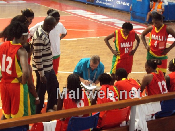 José Ruiz avec la sélection contre l'Angola (photo archives de M Bolly)