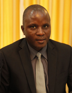 Gl Moussa Sinko Coulibaly, DG Ecole maintien de la paix 