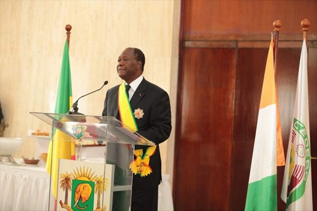 Mardi 3 septembre 2013. Abidjan. Le Président intérimaire du Mali, Dioncounda Traoré a élevé son homologue ivoirien, Alassane Ouattara à la Dignité de Croix de l’Ordre national malien