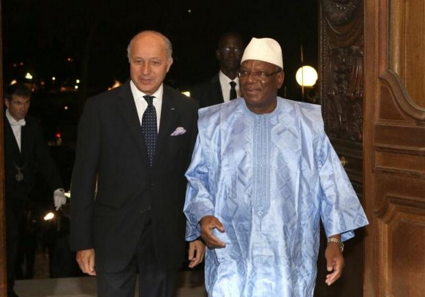 Le président IBK et le ministre Français des affaires etrangères , Laurent Fabuis