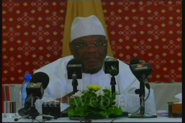 Ibrahim Boubacar Kéita à l' occasion de la cérémonie solennelle de remise des rapports 2011 et 2012 de la CASCA (Photo capture d'écran ORTM)