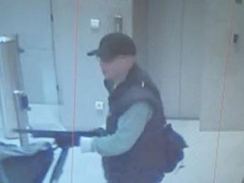Le procureur de la république Paris a lancé un appel à témoins concernant le tireur (image tirée d'une caméra de surveillance de BFM-TV le vendredi 15 novembre) DR.