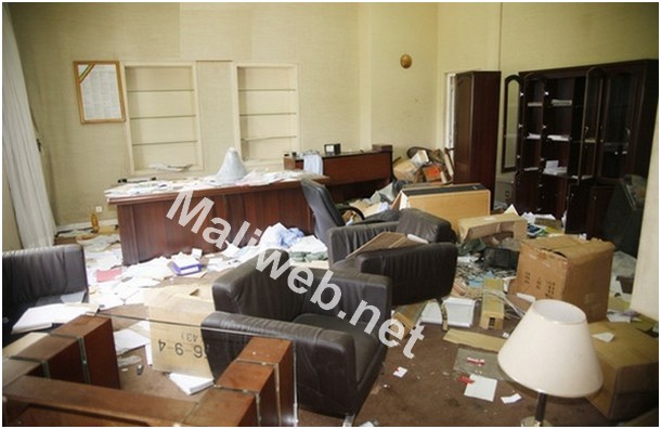 Une vue d'un bureau de Koulouba lors du saccage (photo archives)