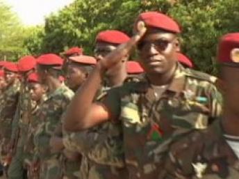 Des bérets rouges de l'armée malienne.