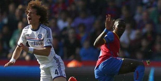 A l'image de David Luiz, Chelsea a souffert sur la pelouse de Crystal Palace. (Reuters)