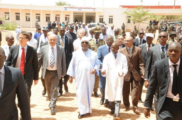 Le Président IBK inaugure l'Hôpital Sominé DOLO de Sévaré