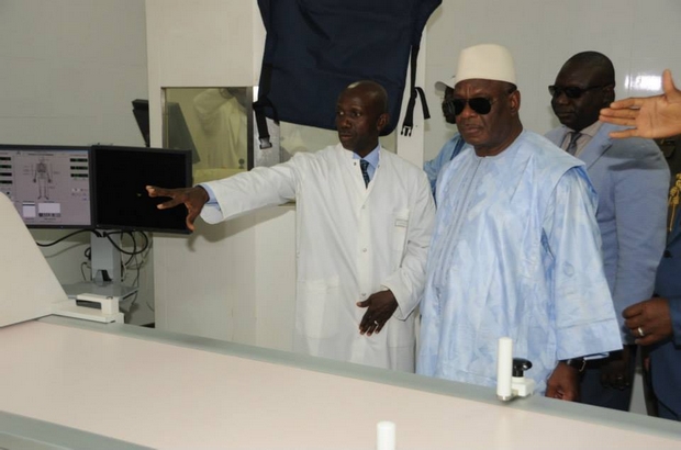 Le Président IBK inaugure l'Hôpital Sominé DOLO de Sévaré