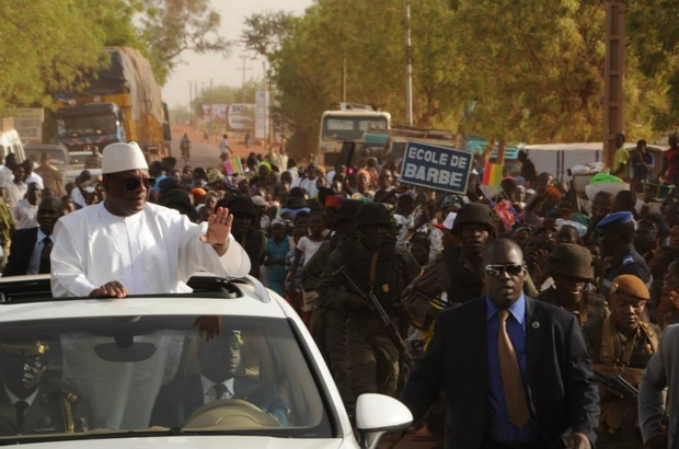 L'accueil du Président IBK à Mopti et  la visite au Camp militaire de Sévaré (17 mars 2014)