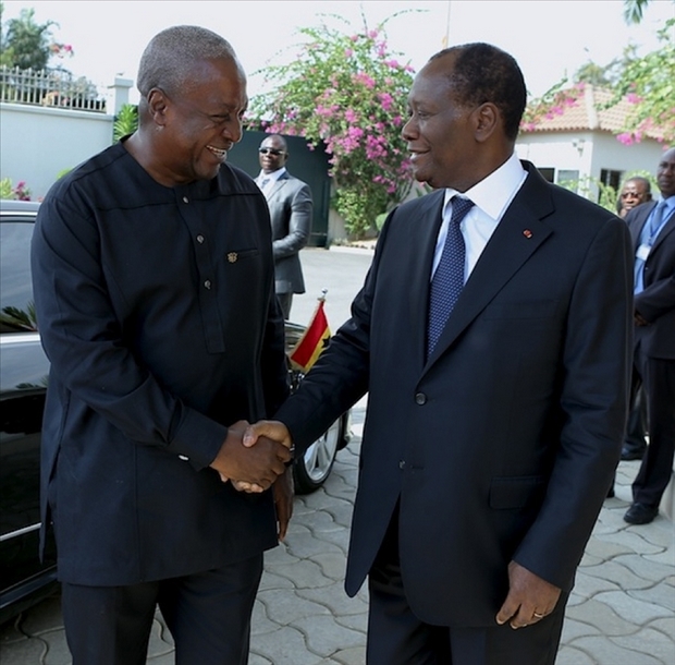 Le Président de la République du Ghana, John Dramani Mahama et Allassane Dramane OUATTARA de la RCI