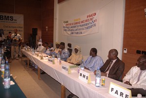 Le ministre du Commerce, Abdoul Karim Konaté, a présidé lundi dans la salle de conférence de l’institut Ahmed Baba de Tombouctou