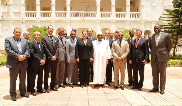 Excellence Monsieur Ibrahim Boubacar Kéita réçut en audiance les opératuers Maliens et Marocains IBK encourage les opérateurs économiques maliens et marocains à travailler main dans la main