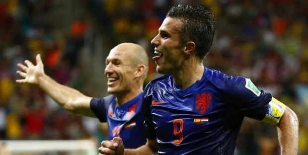 Robin van Persie et Arjen Robben ont marqué chacun un doublé. (Reuters)