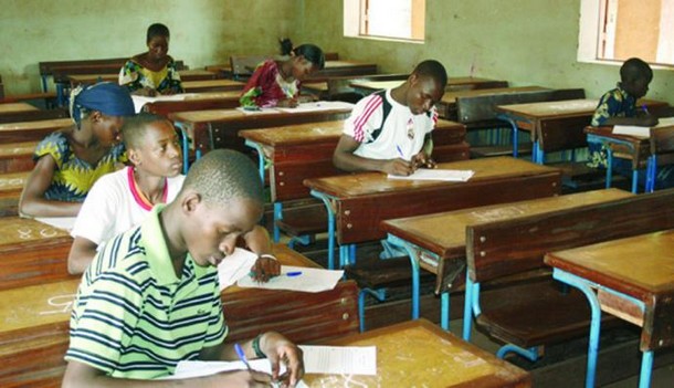 Les élèves au cours de l'examen