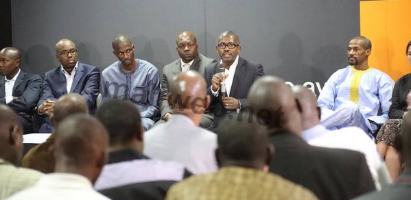 Les responsables d'Orange Mali devant la presse
