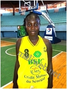 Fatoumata BAGAYOKO au sommet avec le DUC :