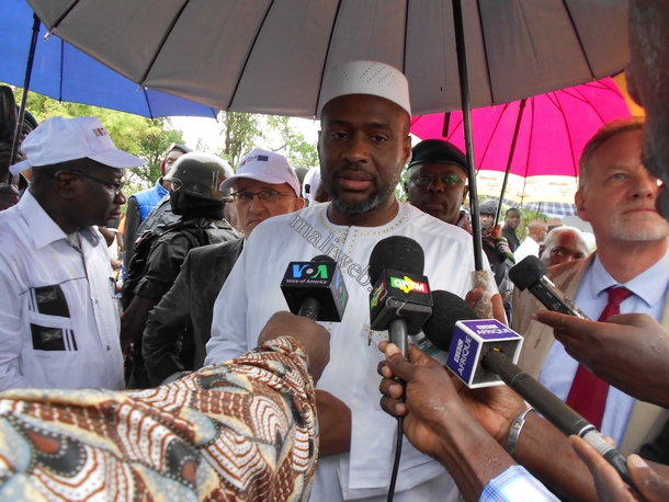 Tournée de Moussa Mara à Sikasso : Entre campagne et gaspillage des biens de l’Etat