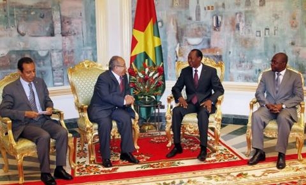 Relance du dialogue inter-malien : le ministre algérien des Affaires étrangères en parle avec le Président du Faso