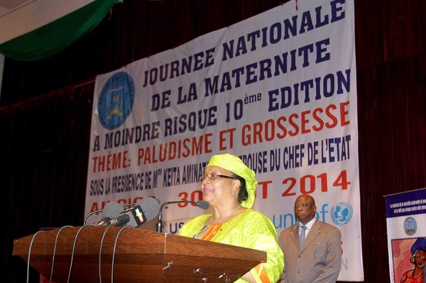 La première dame Mme Keita Aminata Maiga lors de la 10e Édition de la Journée nationale / maternité à moindre risque