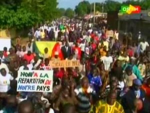 [Vidéo]: Grande marche à Bamako contre l’autonomie ou le fédéralisme du Nord Mali