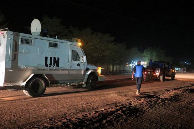 La police des Nations Unies et la police nationale du Mali en patrouille dans la ville de Gao. Photo MINUSMA 