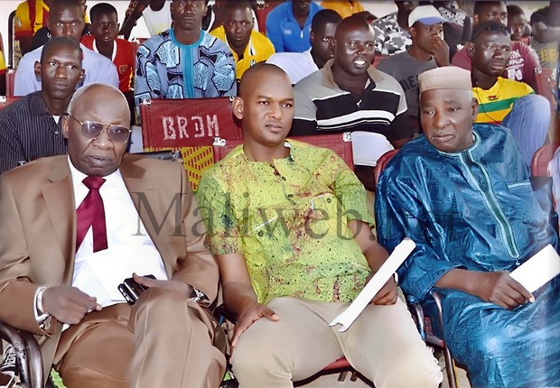 Mamadou Sanogo, Sidi Diallo et Mamadou Libo Diarra lors de la rencontre de Kayes