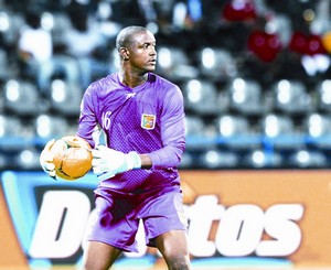 Le Gardien de but des Aigles du Mali, Soumaïla Diakité révèle :  "J'ai été marabouté par le joueur ivoirien Max  Alain Gradel.  Heureusement que le féticheur Donsoba m'a soigné étant à Bamako"