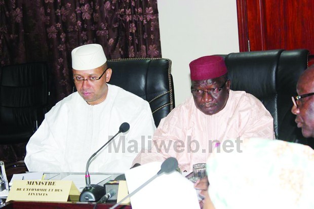 Le ministre Mamadou I Diarra, et Bocary Tereta lors de l'ouverture