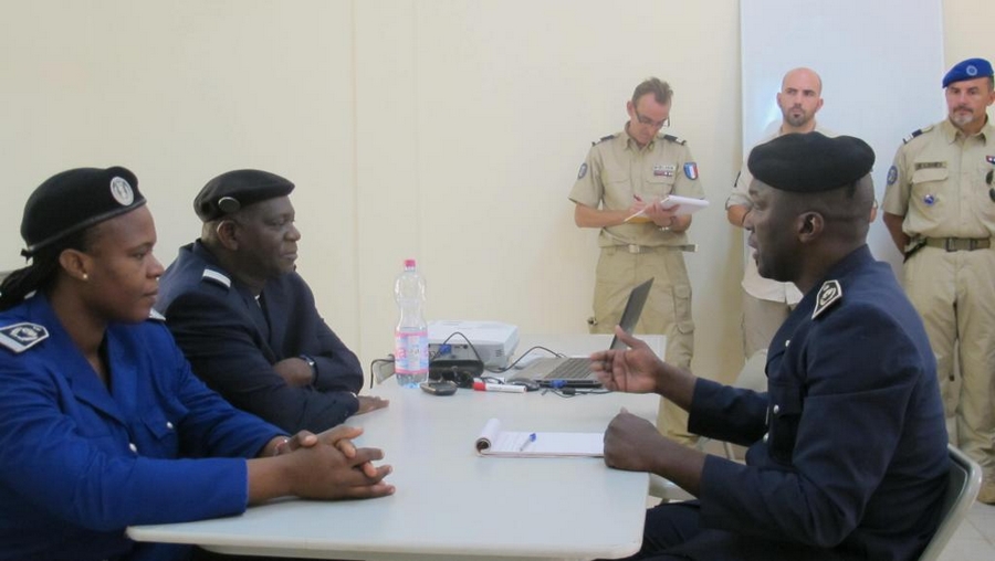 Au Mali, les policiers réclament plus de moyens