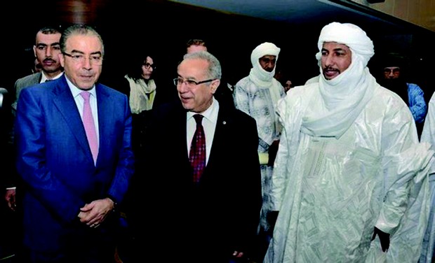 Bilal Ag Achérif (MNLA) avec Mongi Hamdi (Minusma,) et Ramtane Lammra (Algérie)