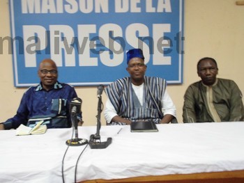 Le directeur du Masa, Abdoulaye Konatey, Mamou Daffé, directeur du festival sur le Niger et Adama Traoré, directeur Acte Sept
