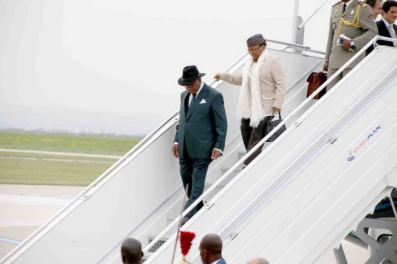 Visite d'état en France : L'arrivée du Président IBK (Paris, le 20 octobre 2015)