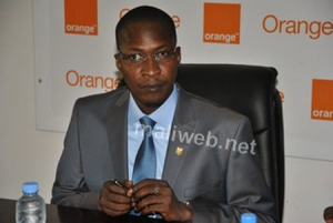 Housseini Amion Guindo, ministre des sports
