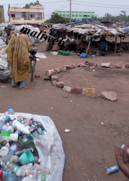 Décharges d’ordures à Bamako : « Nous jouons un grand rôle dans l’économie malienne et ça la mairie et le gouvernement le savent très bien ! » dixit Adama Sanogo