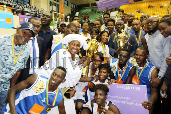 Mme Djilla Aïssata Diallo, presidente de la section basket-ball du stade malien de Bamako